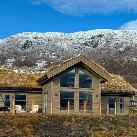 Modern cottage in the heart of the Sunnmøre Alps, Hotel in Sykkylven