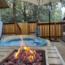 Sugar Suites Cozy Cabin Retreat Near Big Bear, hotel sa Sugarloaf