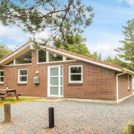 Idyllic Retreat with Whirlpool-By Traum