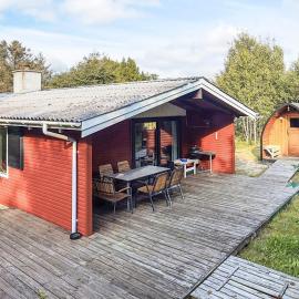 4 person holiday home in Ålbæk, hotel em Ålbæk