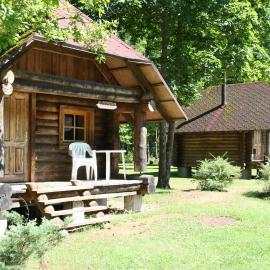 Kempings Sniedzes: Ķegums şehrinde bir otel