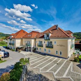 Viesnīca AKZENT Hotel Bayerwald-Residenz pilsētā Neukirchen