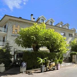 Hôtel Catalpa, hotel v Annecyju