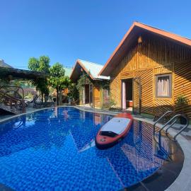Cat Ba Rustic Homestay، فندق في كات با