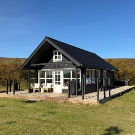 BJÖRKIN Cabin - Nordic Escape with Hot Tub, מלון בStóri-Ás