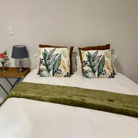 Garden flat Durbanville - with Office, WiFi and secure gated parking, hotel in Eversdal