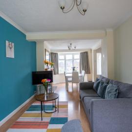40 Percent Off Monthly, Large House, Free Parking, hotel in Sheldon