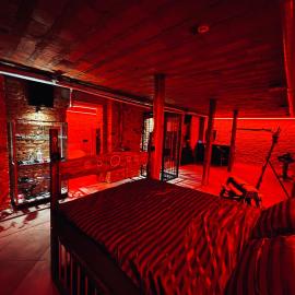 69 apartaments BDSM، فندق في بانيفيزيس