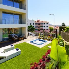 Star Lit Jacuzzi Apartment, hotel in Câmara de Lobos