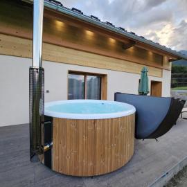 Domaine Le Manoir, bain nordique privé, vue Mont-Blanc, khách sạn ở Mercury