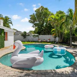 Casa Blanca Lighthouse Point with 3 BR with Pool, hotell i Lighthouse Point