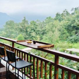 Hillview Escape - 1BHK with Mountain Sunrise view, hotel in Karjat