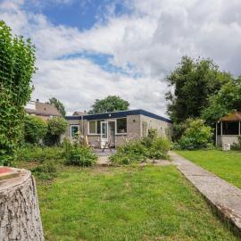 Bungalow in Landgraaf with terrace, hotel in Landgraaf