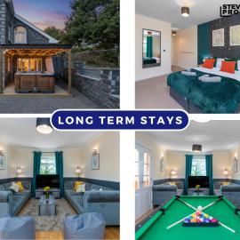Long Stays, Hot Tub, 3 Bedroom, Unique Getaway, Sleeps 6, Car & Van Parking, hotel u gradu Tremadoc