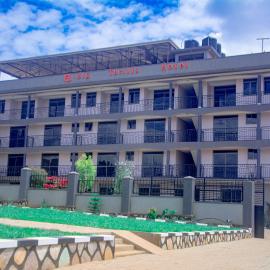 Big Thrills Hotel and Suites Kampala: Kampala şehrinde bir otel