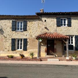 La maison du village, hotel a Bajonnette