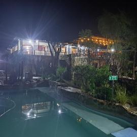 Nkisi Guesthouse، فندق في Kang