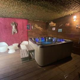 Dépendance cosy climatisée jacuzzi diner aux chandelles