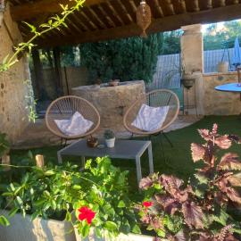 L'annexe de L' Bergerie - L’ Ardèche - Via Rhona, hotel a Pont-Saint-Esprit