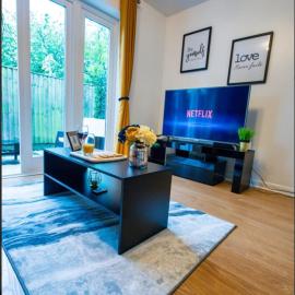 House in the heart of Reading Contractors welcome