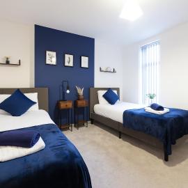 Family-Friendly 3BR House Sleeps 7 Pets Welcome Parking, hotel a Killingbeck