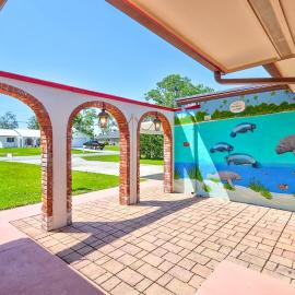 Crystal River Heated pool 3 mins Sister Spring, hotel em Crystal River