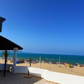 Viesnīca Blue View Rooftop - Gammarth , Pieds dans l'eau, Terrasse panoramique face à la mer pilsētā Raoued