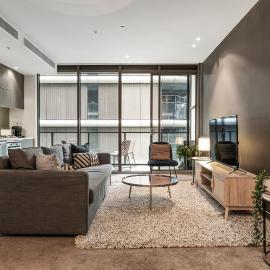 Spacious City Fringe RetreatPool & Free Parking