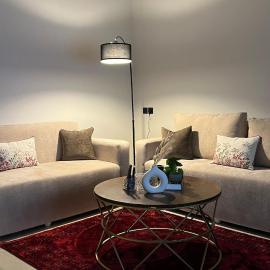 جناح أنيق عصري ملاذ بصالة وغرفة نوم, hotel in Al Kharj