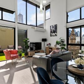 Private Apartment Rare Loft Style Penthouse Bourke St Mall with Parking