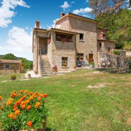 Holiday Home in Città di Castello with Pool, hotell sihtkohas Città di Castello