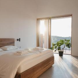 Emeran Reya Estate & Winery, hotel Šmartnóban