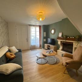 La Maison D'isaure 6 personnes Parthenay centre, hotel in Parthenay