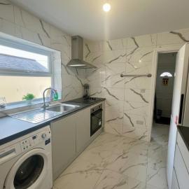 Spacious 5Br retreat Perfect for Contractors