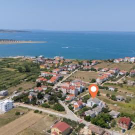 Apartments Branko, hotel in Povljana