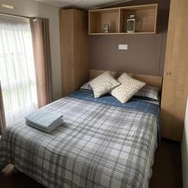 Caravan - Sleeps 10 - Pet friendly - Parking