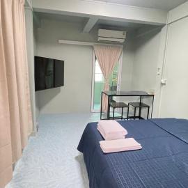 TongmuanHomestay&Bar, hotel in Bangkok Noi