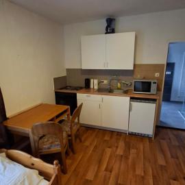 Monteurzimmer möblierte Einzimmer Wohnung mit Bad, hotel di Uelzen