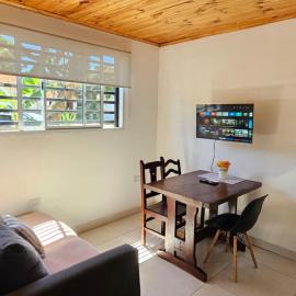 Casita pintoresca con entre piso
