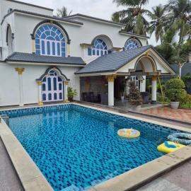 Malar Inn Resort, hotel u gradu Covelong