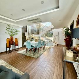 Valadares House – hotel w mieście Corroios