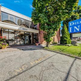 Deluxe Inn, hotel din Toronto