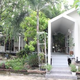 Homeku Guesthouse Room 3 Cozy Stay Close to Suvarnabhumi Airport, hotel a Lat Krabang