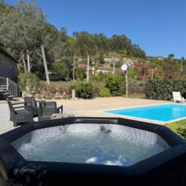 Casa da Cancela - Piscina & Jacuzzi - Gerês, hotel in Terras de Bouro