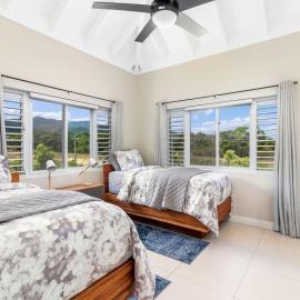 3rd Floor Condo wMountain Views - Beach Access - Pool), Hotel in Richmond