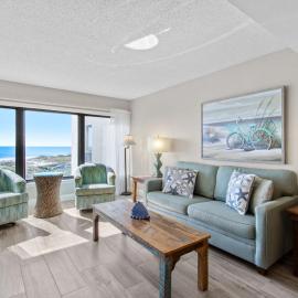 Amelia Surf and Racquet Club Condo - 4th Floor Ocean Front - Pools - Tennis Courts - Sleeps 4, hotelli kohteessa Fernandina Beach