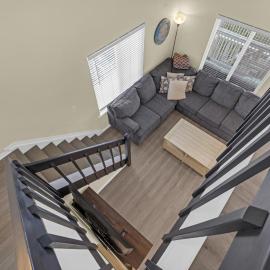 Pool Beach Passes Spacious 3BR Loft Condo Sleeps 8 Seaside Heights – hotel w mieście Seaside Heights