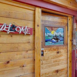 Lakefront Bliss! Ultimate Soldotna Retreat w/ Deck