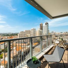 Savyon View Skyline Residence with Balcony & Mamad, готель в Єрусалимі