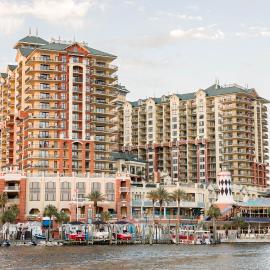 Harbor Suites at Harborwalk Village, hotel i Destin